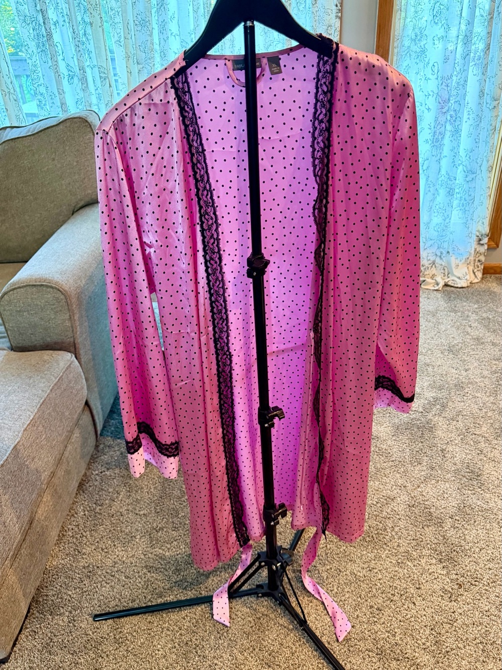 Apt. 9 Pink Polka Dot Robe with Black Lace Trim